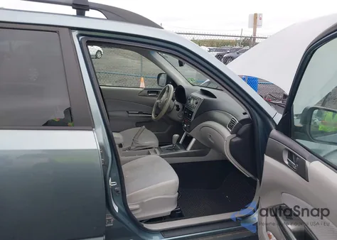2011 Subaru Forester 2.5X Premium z USA, uszkodzony, nr VIN JF2SHADC9BH765581